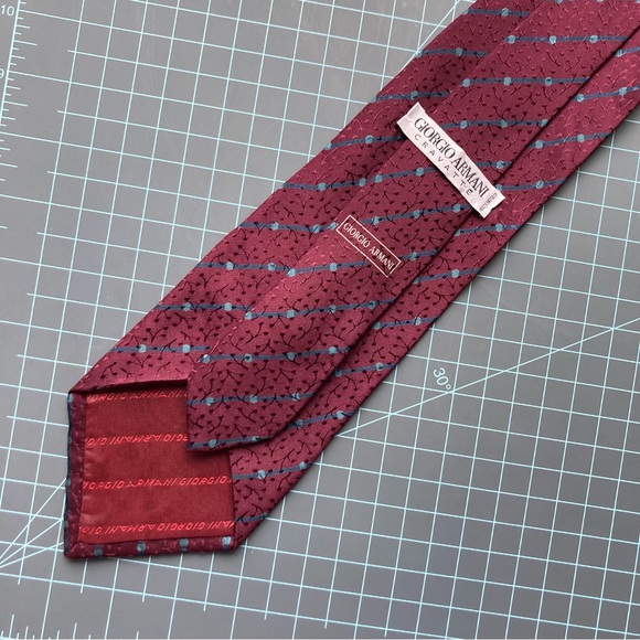 Giorgio Armani Cravatte Silk Tie - Picture 2 of 5